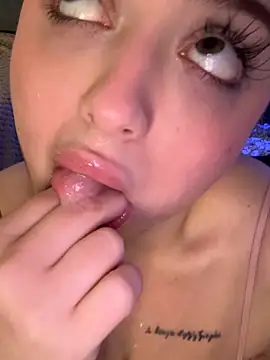 KellyMoors's cam snapshot