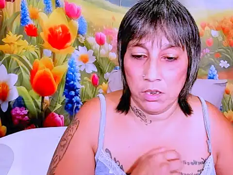 indianroxy's cam snapshot