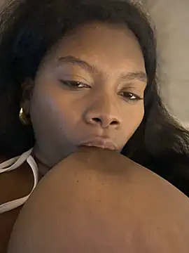 Tayra_Siny's cam snapshot