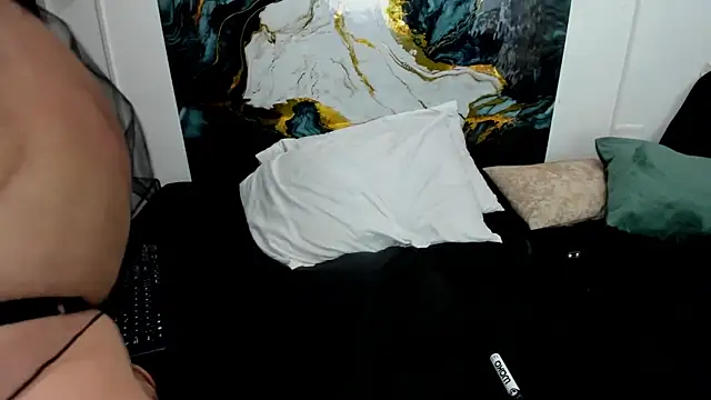 chaymae_nah_'s cam snapshot