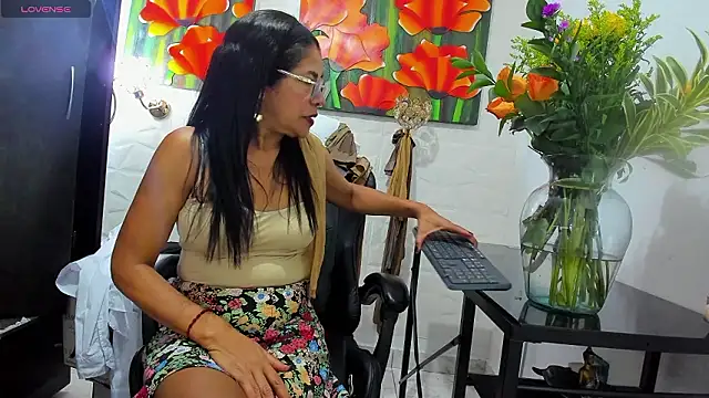 Miss_clarepocahose's cam snapshot