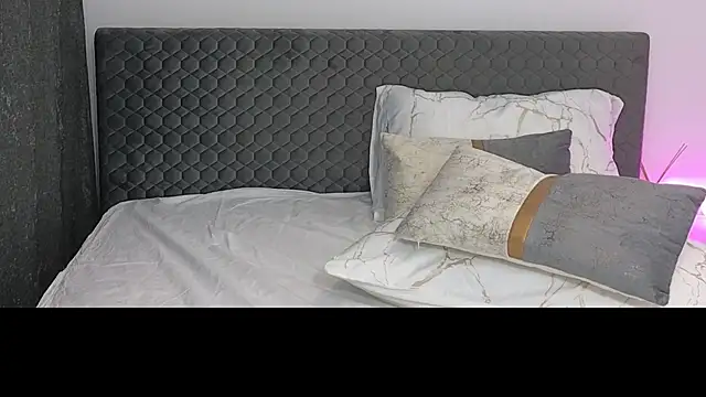 SophieWild's cam snapshot