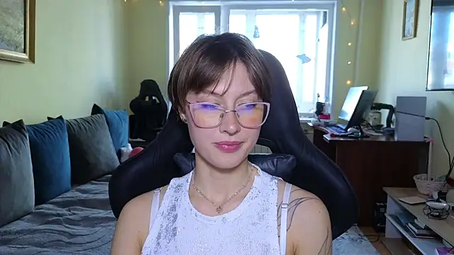 MalvinaBlum live sex cam