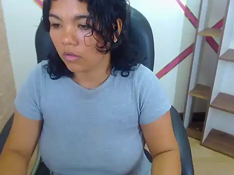 Heidy_Colins's cam snapshot