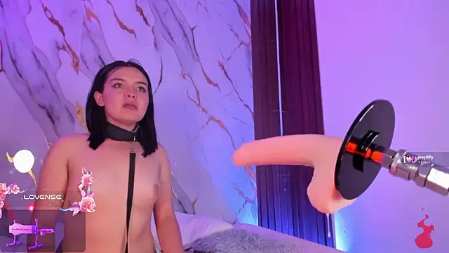 Mm0llylewis18's cam snapshot