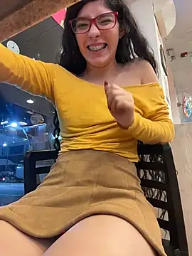 dani_bela's cam snapshot