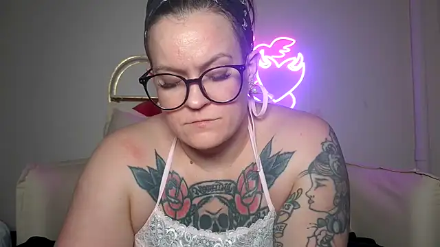 quinnmariexo live sex cam