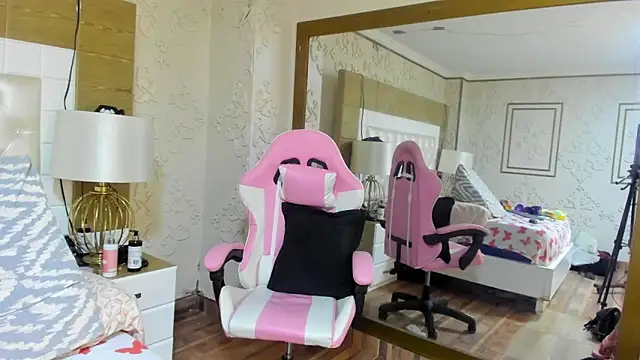 TaraaHot's cam snapshot