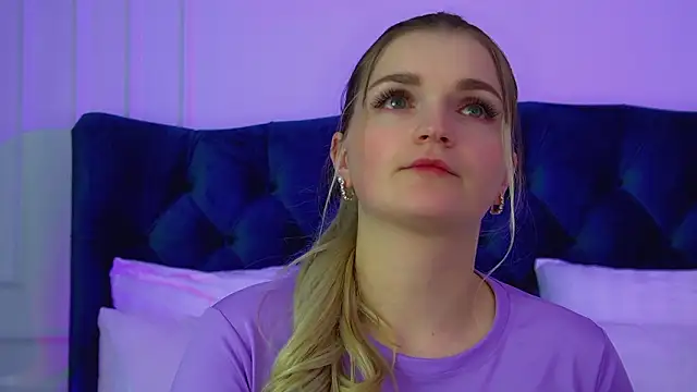 AnnyRaii's cam snapshot