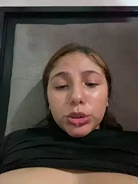 Emily_milk_1's cam snapshot