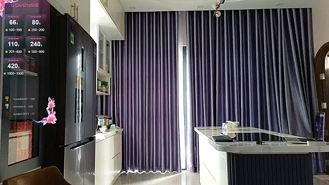 hot_ass_18's cam snapshot