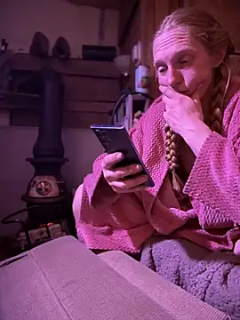 GoldenFlameGoddess's cam snapshot