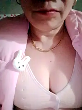 small-house123's cam snapshot