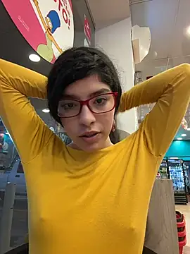 dani_bela's cam snapshot