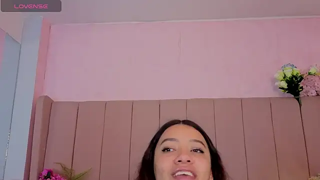 MollyBigBoobs12's cam snapshot