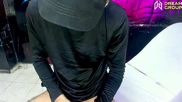 AmazingPartys's cam snapshot