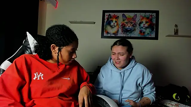 meredit_cris23's cam snapshot