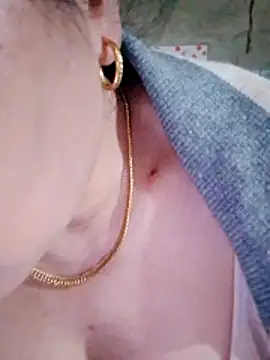 small-house123's cam snapshot