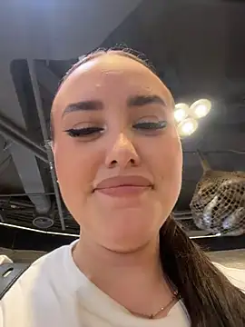 KiraSunshine live sex cam