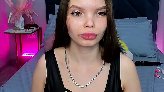 Curvy_Dynamite_'s cam snapshot