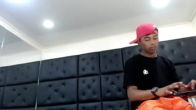 TonnyMarck live sex cam