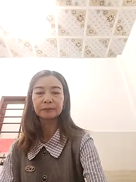 Sexy-ladyboobs69's cam snapshot