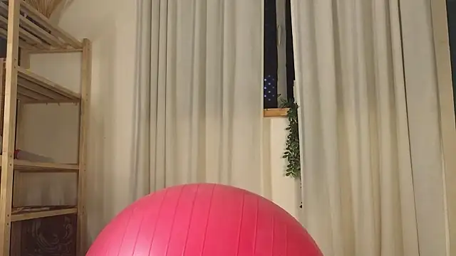 bigestetic's cam snapshot