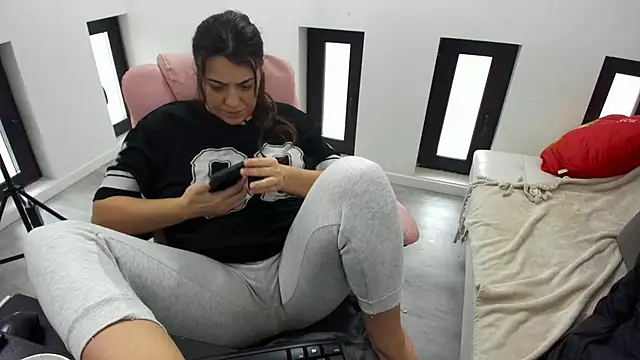 Dyana_Kaylinn's cam snapshot