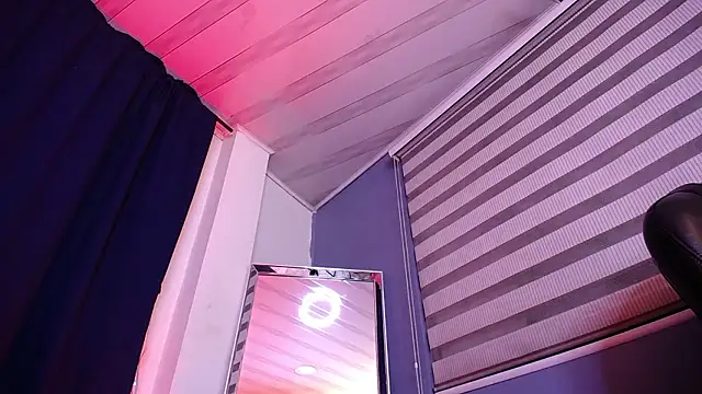 Emilyy05_'s cam snapshot