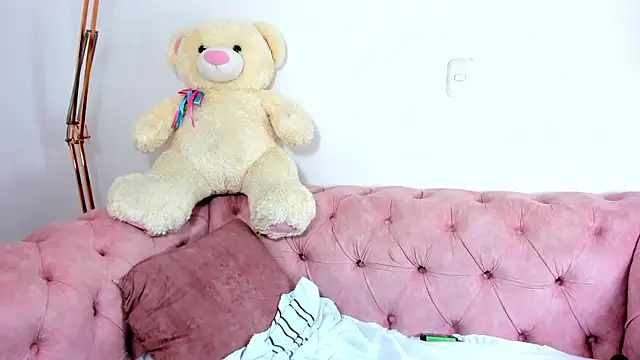 Ashley_Jonness_'s cam snapshot