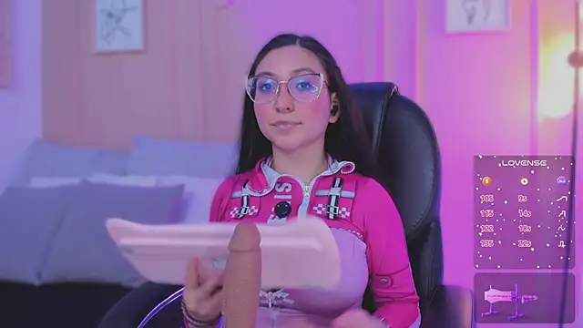 lucy_neil's cam snapshot