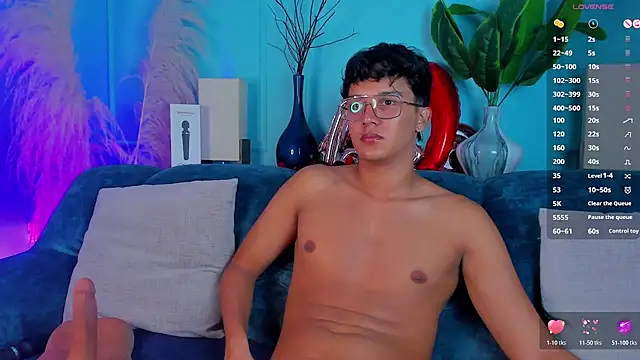 Leo_Savage_'s cam snapshot