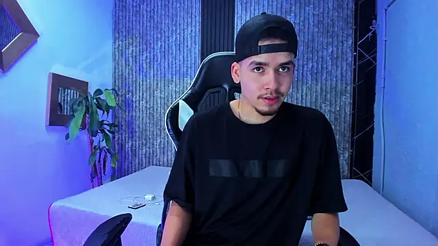 Mike_0233_'s cam snapshot