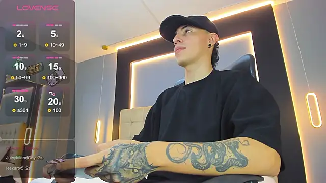 Lobo_17_'s cam snapshot