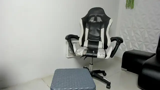 lunay_bigcock420's cam snapshot