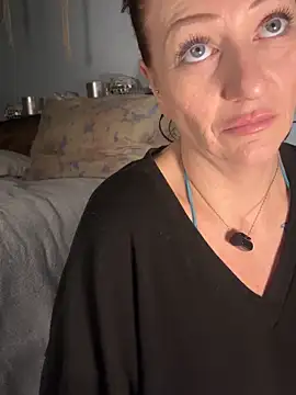 TheSweetestFknSlut live sex cam