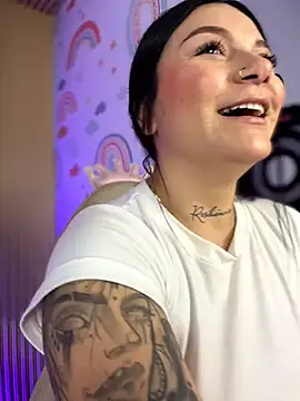 Megaan__More's cam snapshot