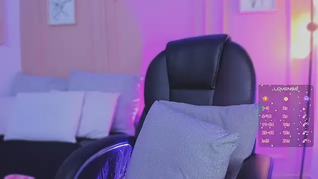 lucy_neil's cam snapshot