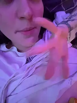 Dooubletroublee's cam snapshot