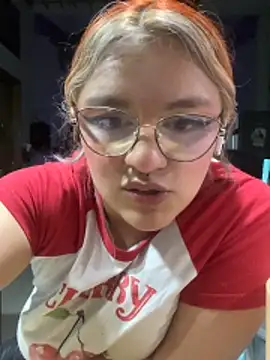 Sophia_Weest99's cam snapshot