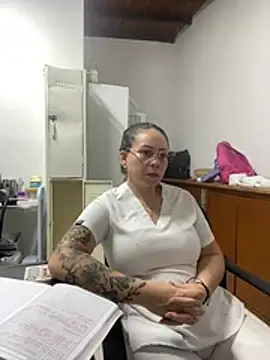 HealingHoney's cam snapshot