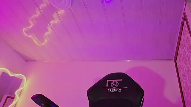 Laylafoxy_tay's cam snapshot