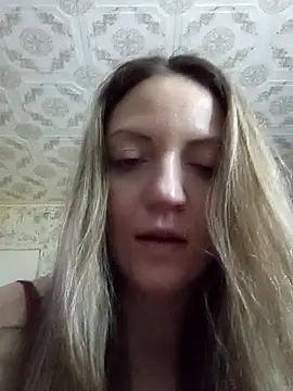 KattyLuuu's cam snapshot