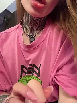 AriWild's cam snapshot