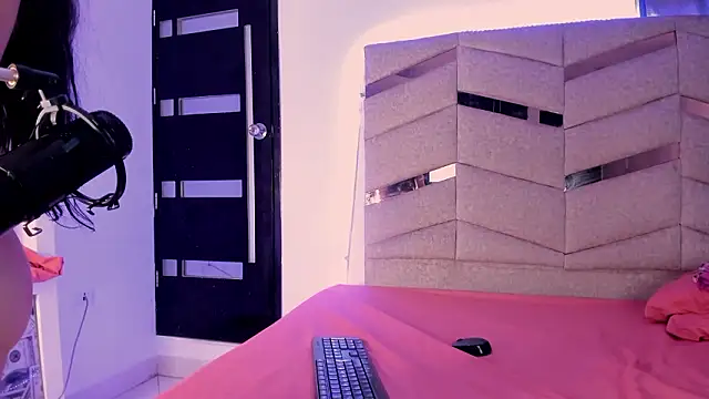 Isis_Blaze's cam snapshot