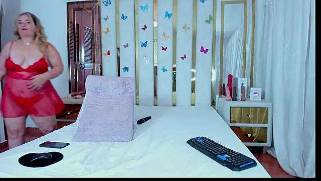 AnyelaGitanaMature's cam snapshot