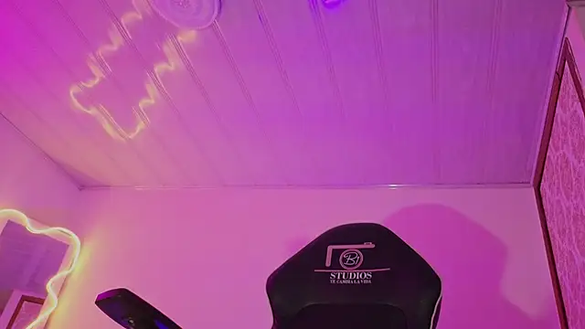 Laylafoxy_tay's cam snapshot