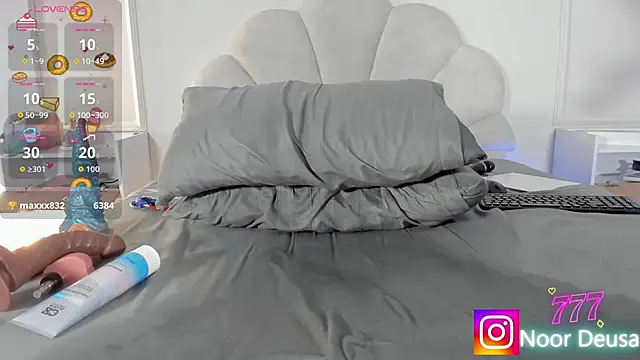 Candaceoweens's cam snapshot