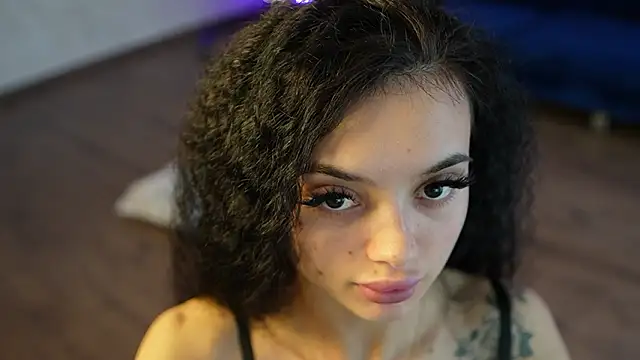 RachelRavee's cam snapshot