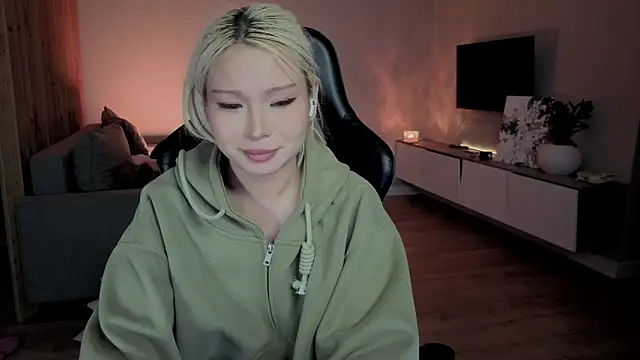 RileyMee's cam snapshot